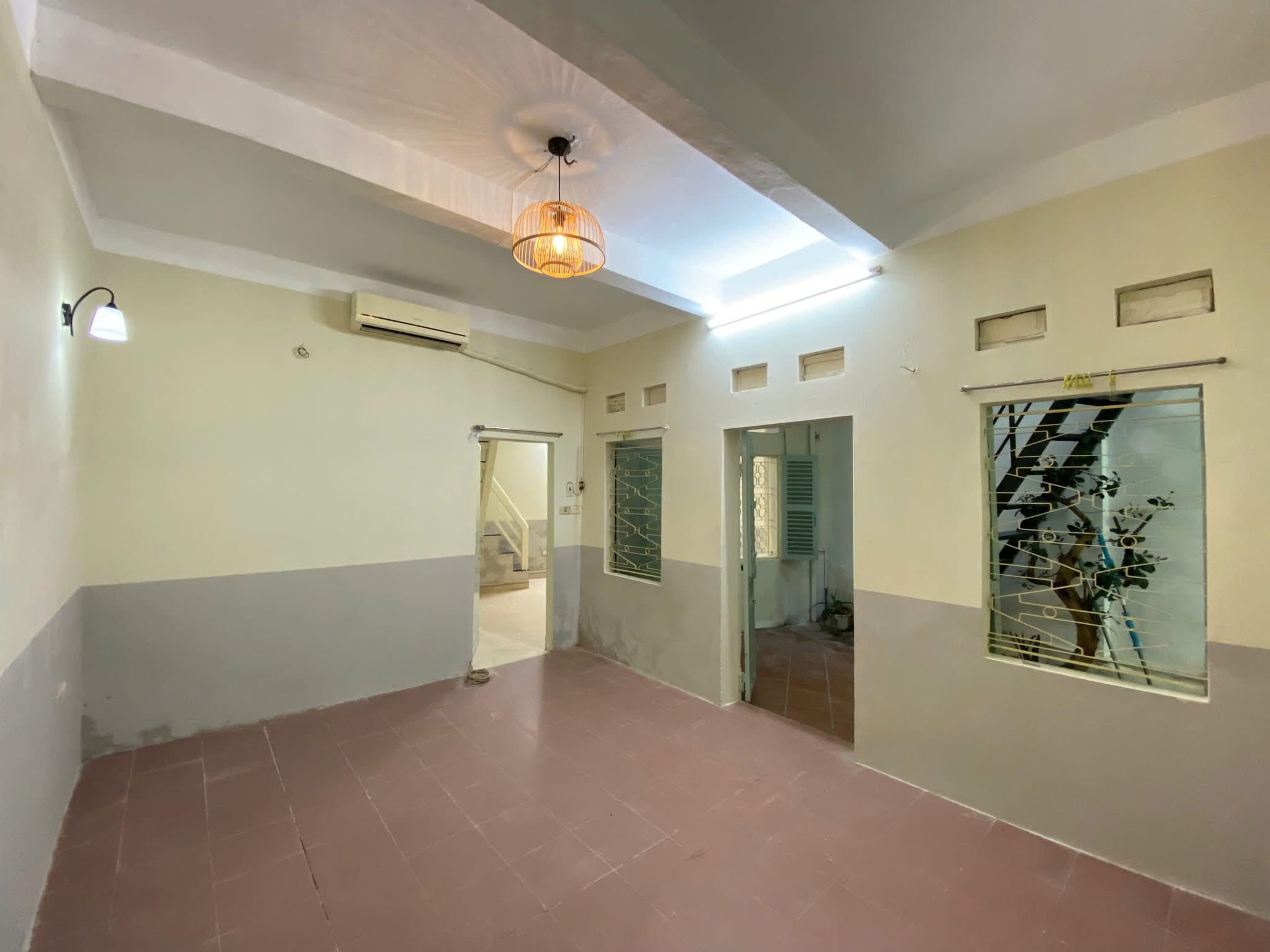 Cho thuê nhà Khâm Thiên, 120m2 x 2.5 tầng, 6 ngủ, 2 vệ sinh, 10 Triệu - Ảnh chính